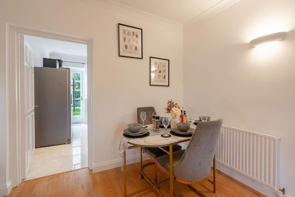 Putney Haven 3Bd 2 Bath Sleeps 8 Apartment London Bagian luar foto